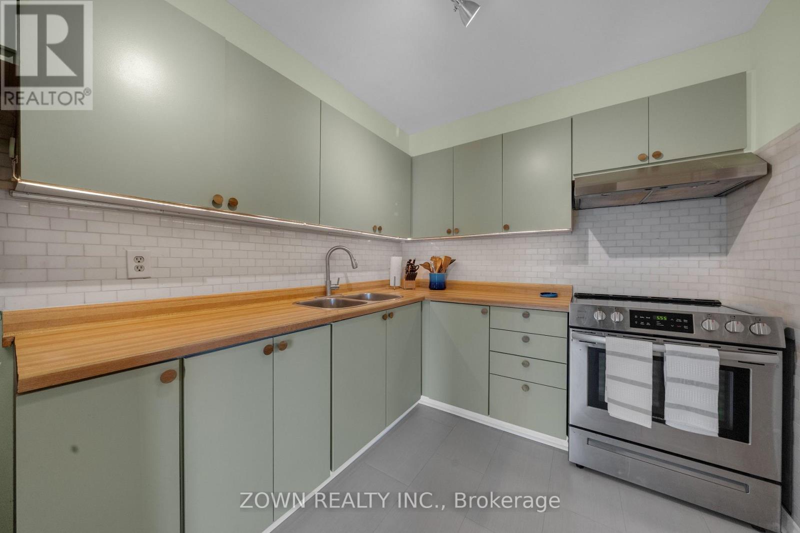 210 - 3835 Lakeshore Boulevard W, Toronto, Ontario  M8W 1R2 - Photo 19 - W13152896