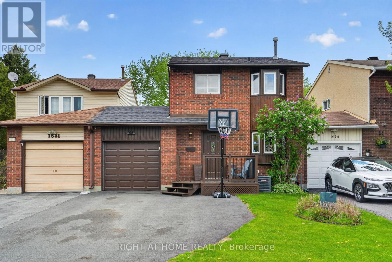 1633 LAFRANCE DRIVE, Ottawa, Ontario