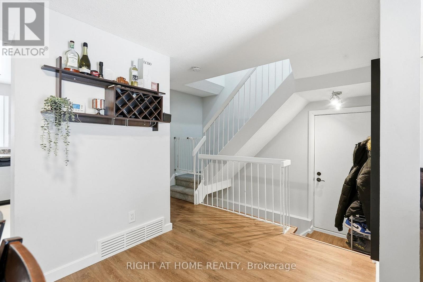 1633 Lafrance Drive, Ottawa, Ontario  K1E 2L7 - Photo 10 - X12692702