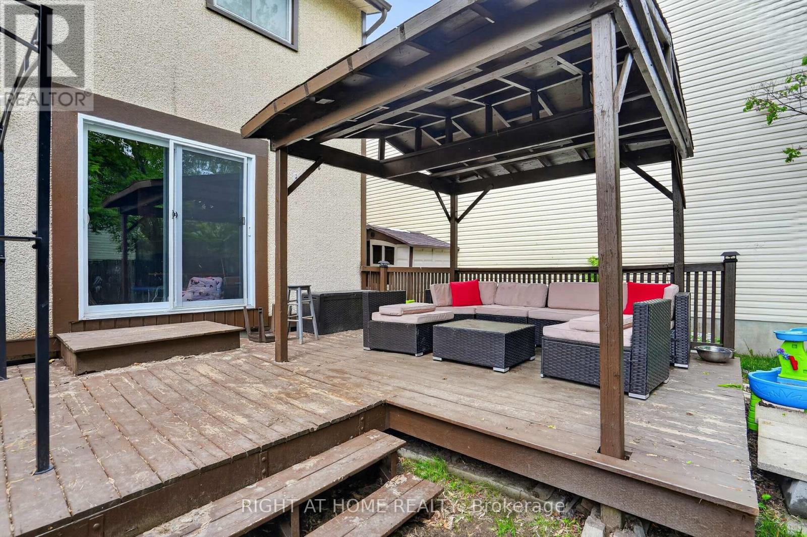 1633 Lafrance Drive, Ottawa, Ontario  K1E 2L7 - Photo 24 - X12692702