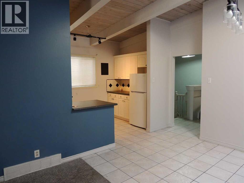 2713 Canmore Road NW, Calgary, Alberta  T2M 4J6 - Photo 11 - A2278776