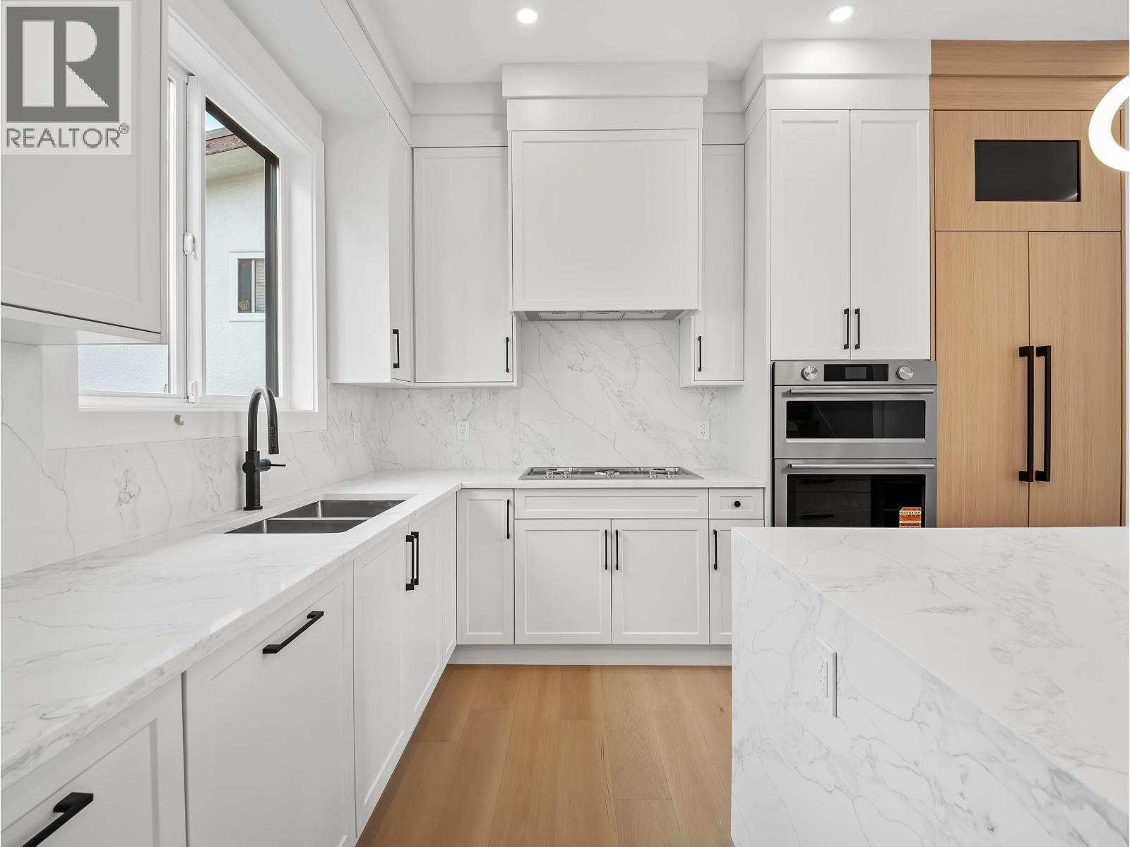 2 6885 Aubrey Street, Burnaby, British Columbia  V5B 2E4 - Photo 6 - R3126140