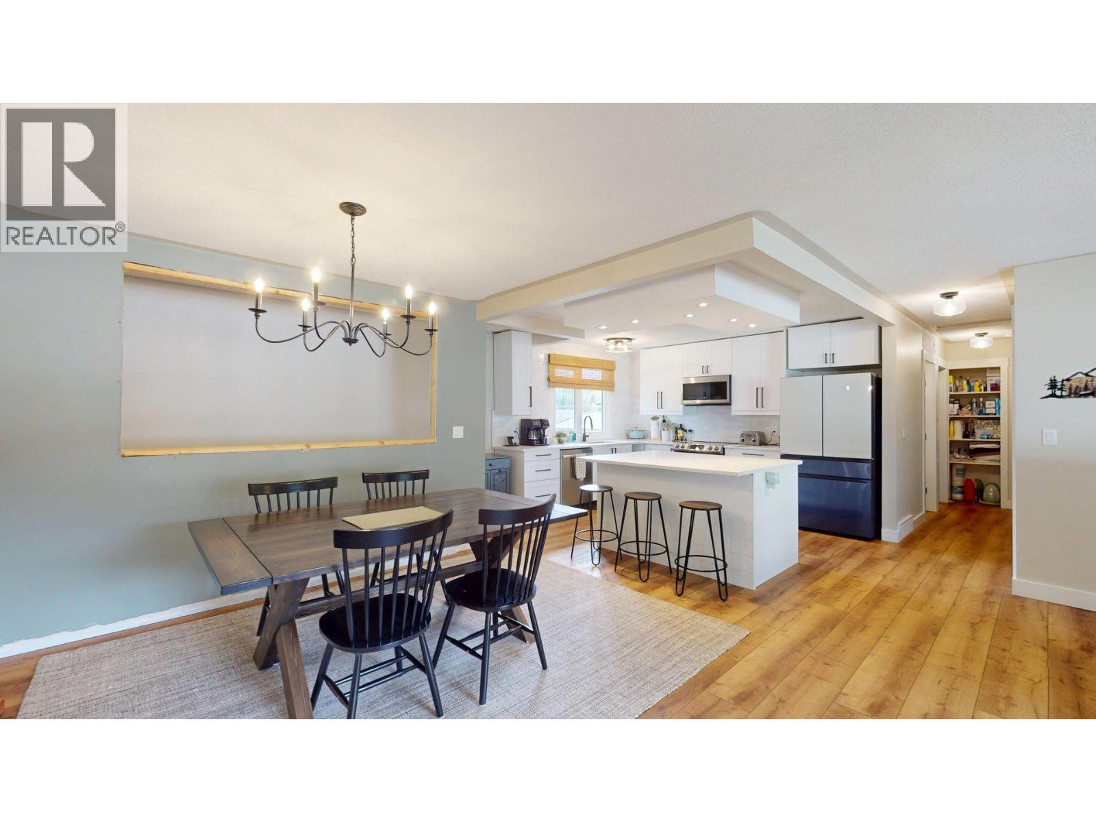 1162 Nashton Crescent, Elkford, British Columbia  V0B 1H0 - Photo 5 - 10388114