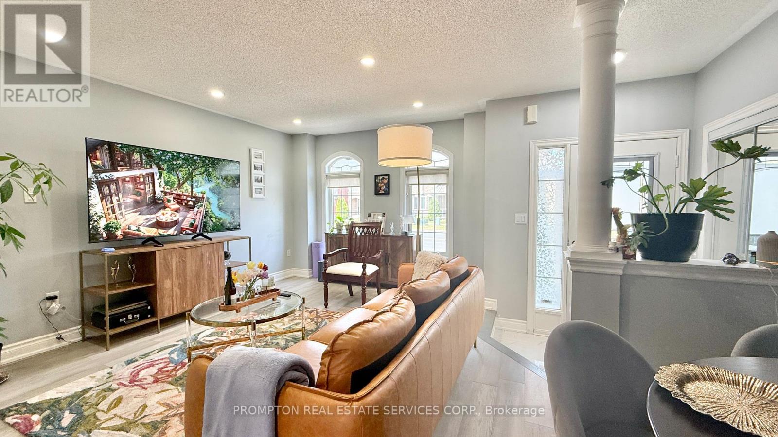 2037 Bur Oak Avenue, Markham, Ontario L6E 1X3 - Photo 3 - N13152912
