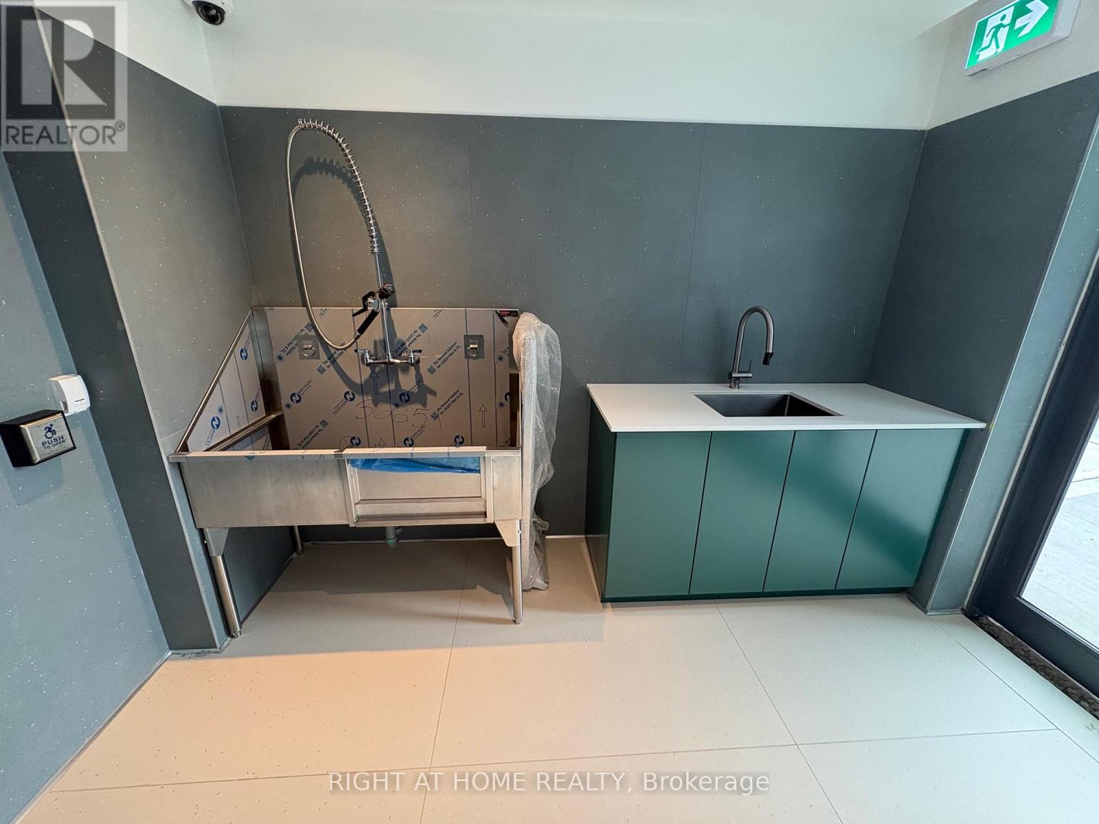 4878 Powers Common, Burlington, Ontario L7M 2B4 - Photo 17 - W13152930