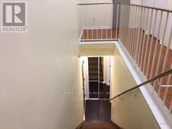 1055a Forestwood (Upper) Drive, Mississauga, Ontario  L5C 2T8 - Photo 15 - W13152936