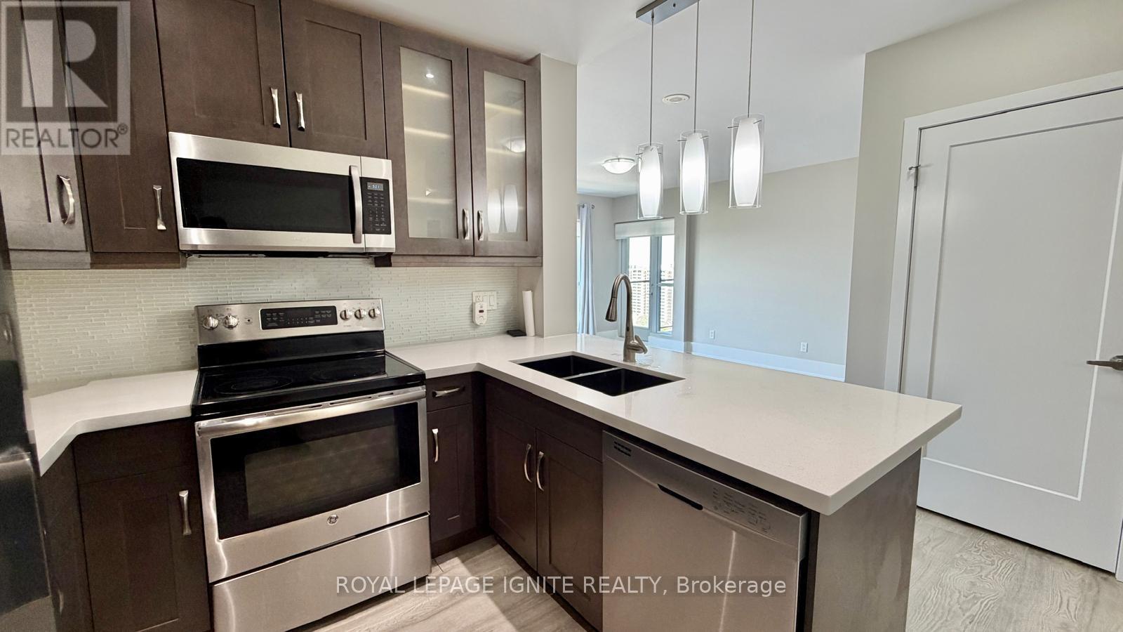 1712 - 1 Victoria Street, Kitchener, Ontario  N2G 0B5 - Photo 4 - X13152904
