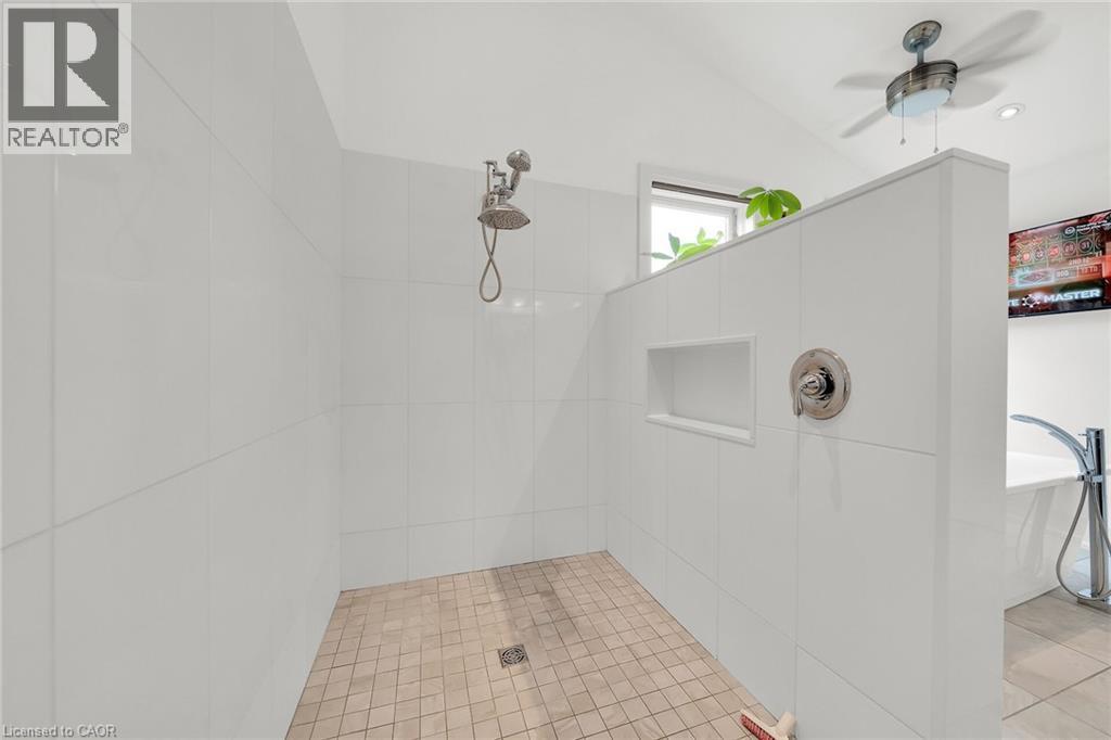 404 Mountain Brow Boulevard E, Hamilton, Ontario  L8T 1A7 - Photo 28 - 40832110
