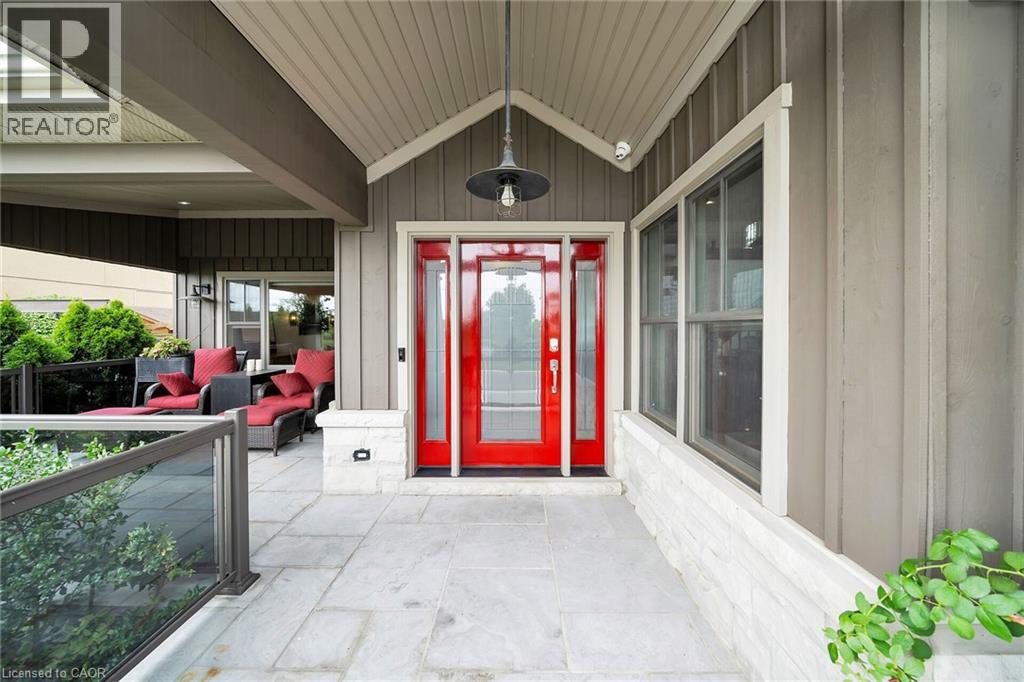 404 Mountain Brow Boulevard E, Hamilton, Ontario  L8T 1A7 - Photo 3 - 40832110