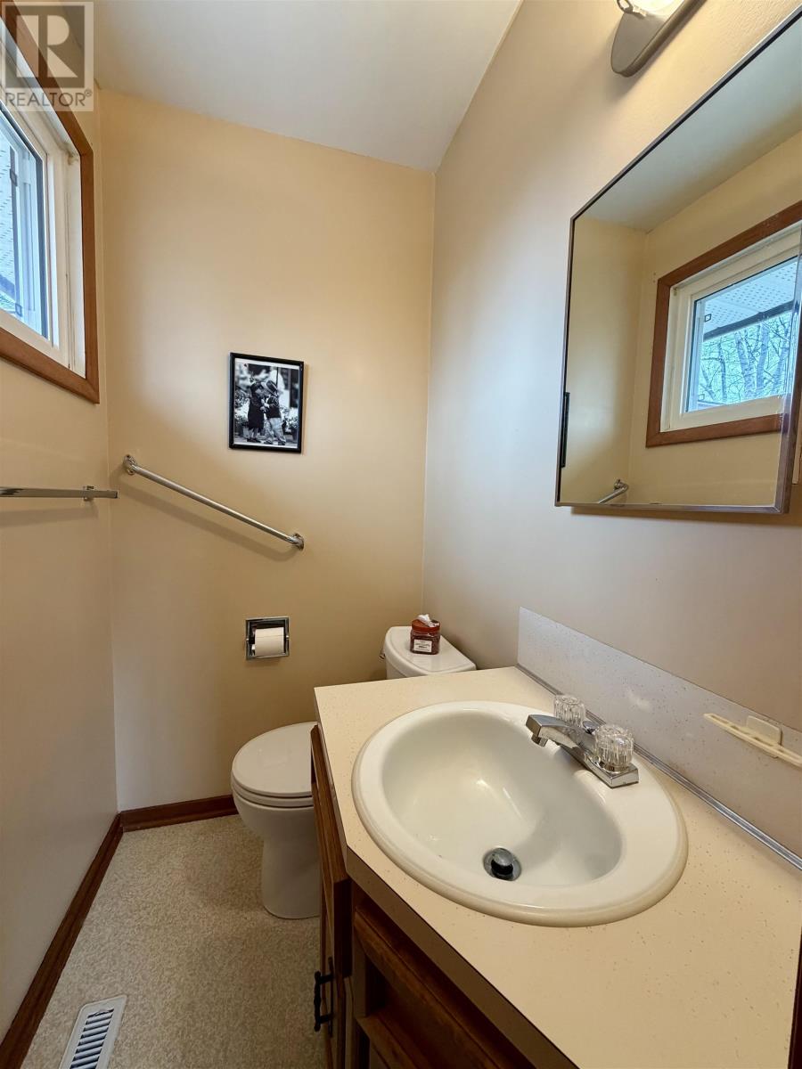 737 Confederation Dr, Thunder Bay, Ontario  P7E 3N5 - Photo 18 - TB2601115
