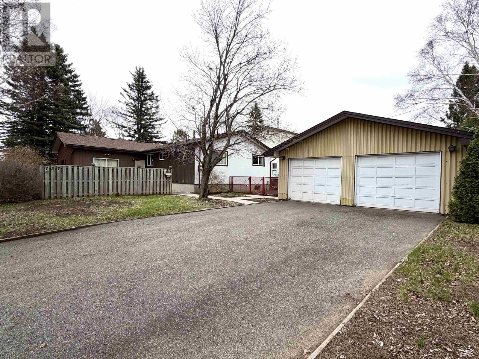 737 Confederation Dr, Thunder Bay, Ontario  P7E 3N5 - Photo 3 - TB2601115