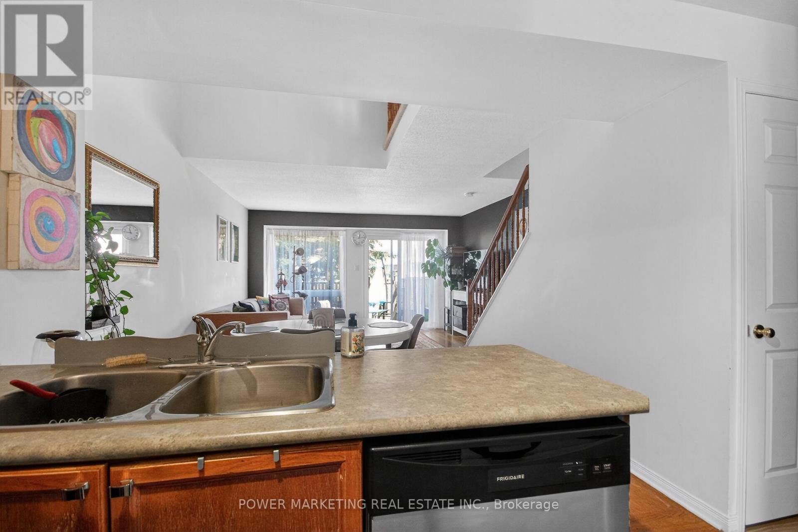 122 Scout Street, Ottawa, Ontario  K2C 4E2 - Photo 6 - X13152954