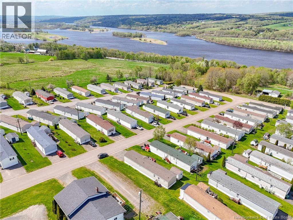 16 Senator Drive, Fredericton, New Brunswick  E3C 1L8 - Photo 8 - NB139516