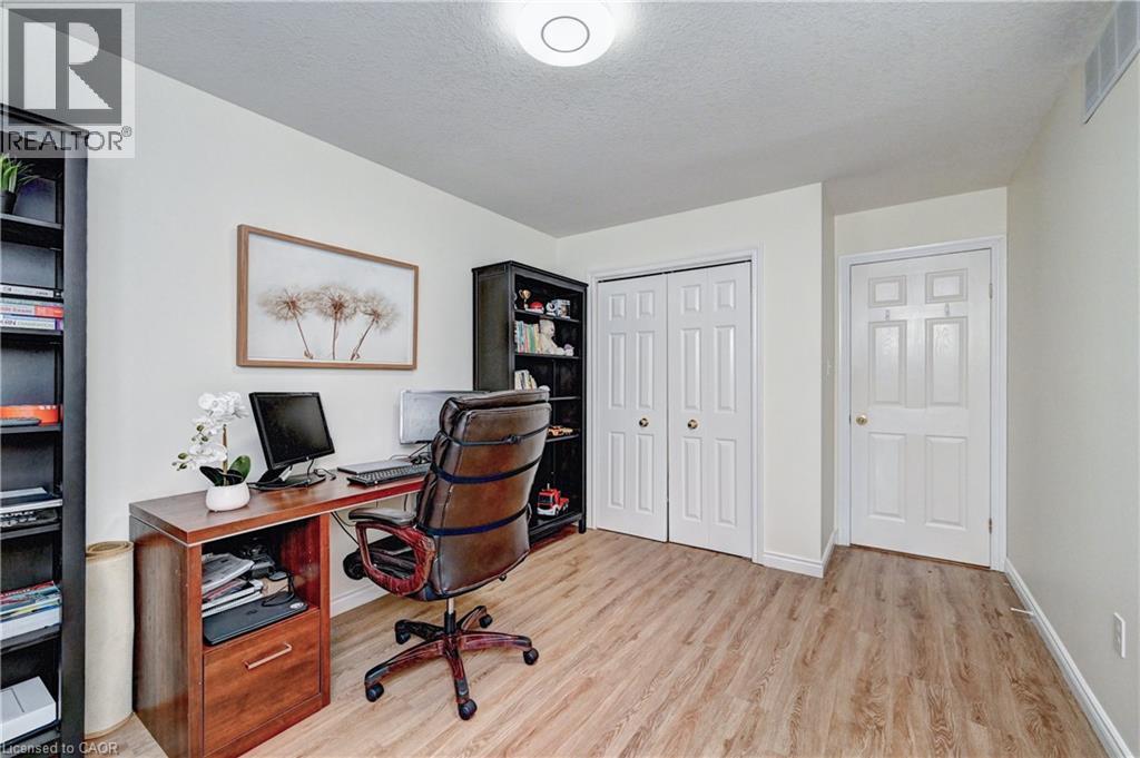 519 Yorkshire Drive, Waterloo, Ontario  N2T 2V1 - Photo 25 - 40832032