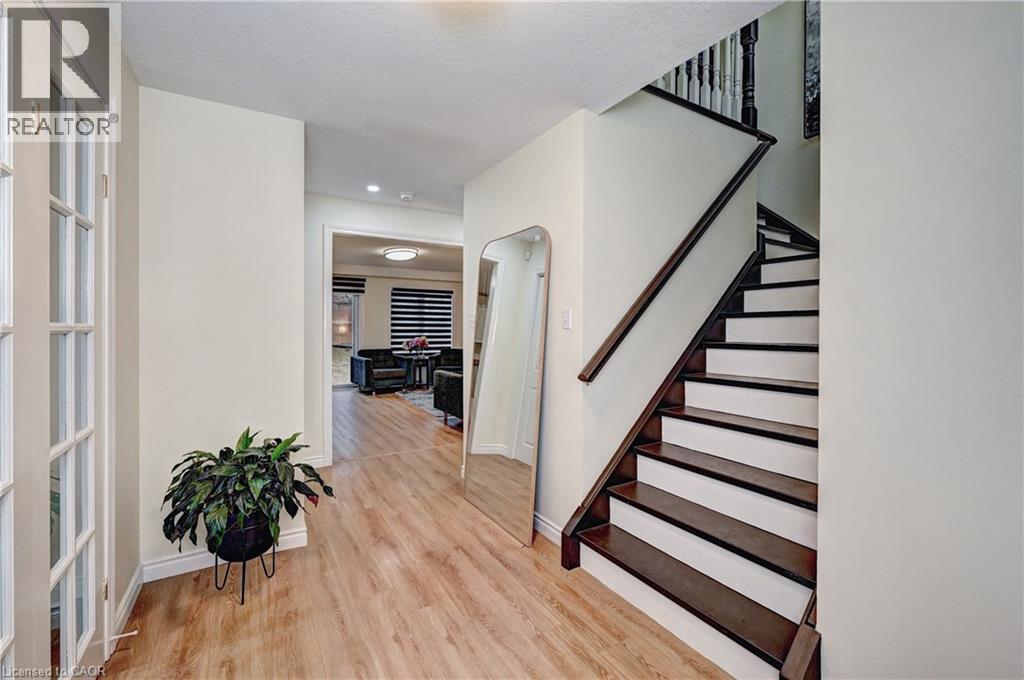 519 Yorkshire Drive, Waterloo, Ontario  N2T 2V1 - Photo 3 - 40832032