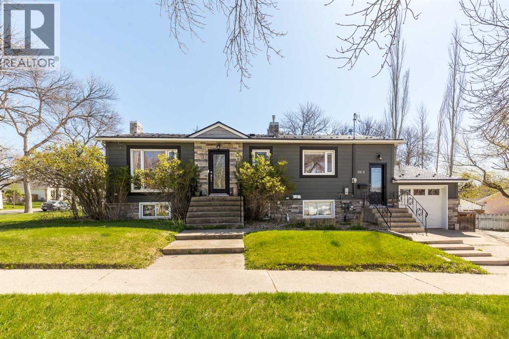 1902 7 Avenue S, Lethbridge, Alberta