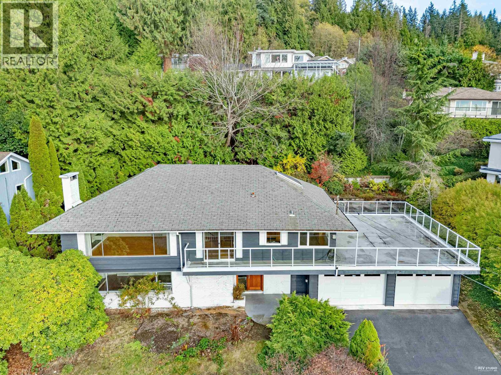 2615 SKILIFT PLACE, West Vancouver, British Columbia