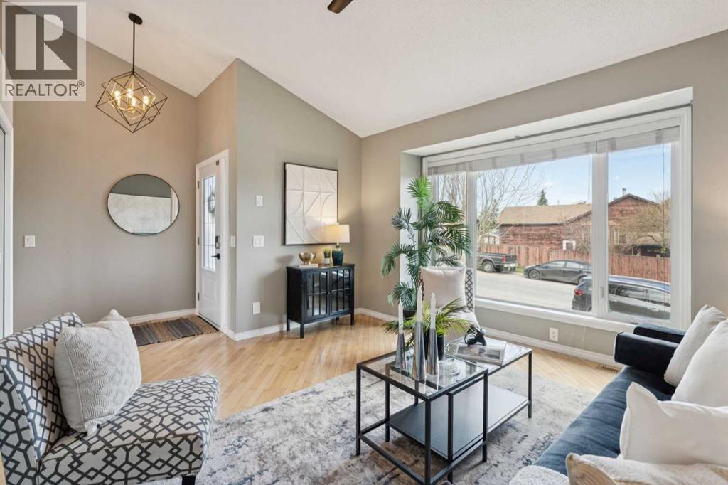 16223 6 Street SW, Calgary, Alberta  T2Y 1Z1 - Photo 3 - A2308108