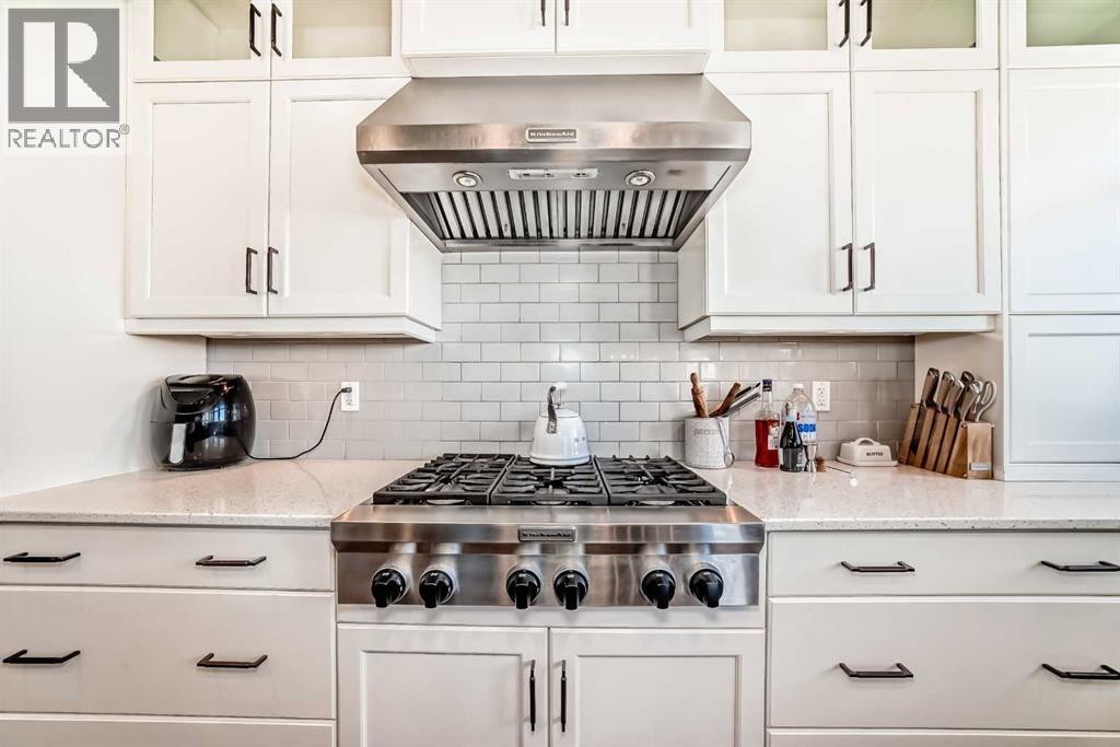7 Westland Manor SW, Calgary, Alberta  T3H 0W2 - Photo 8 - A2310350