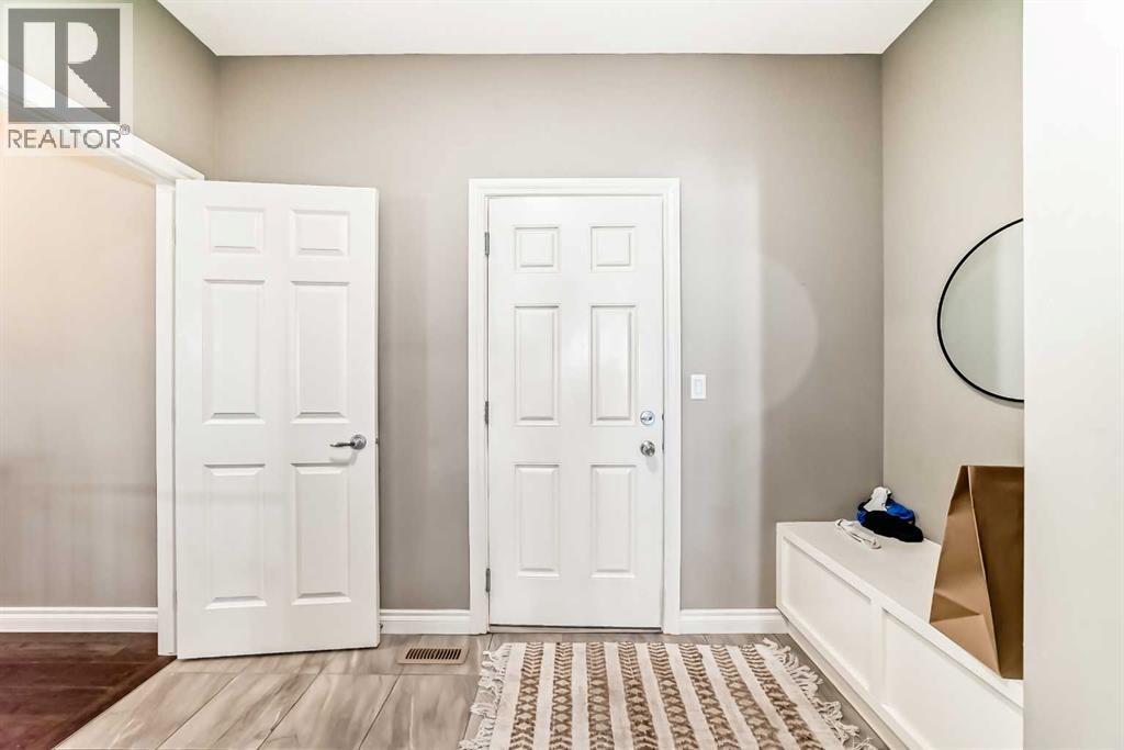 7 Westland Manor SW, Calgary, Alberta  T3H 0W2 - Photo 22 - A2310350