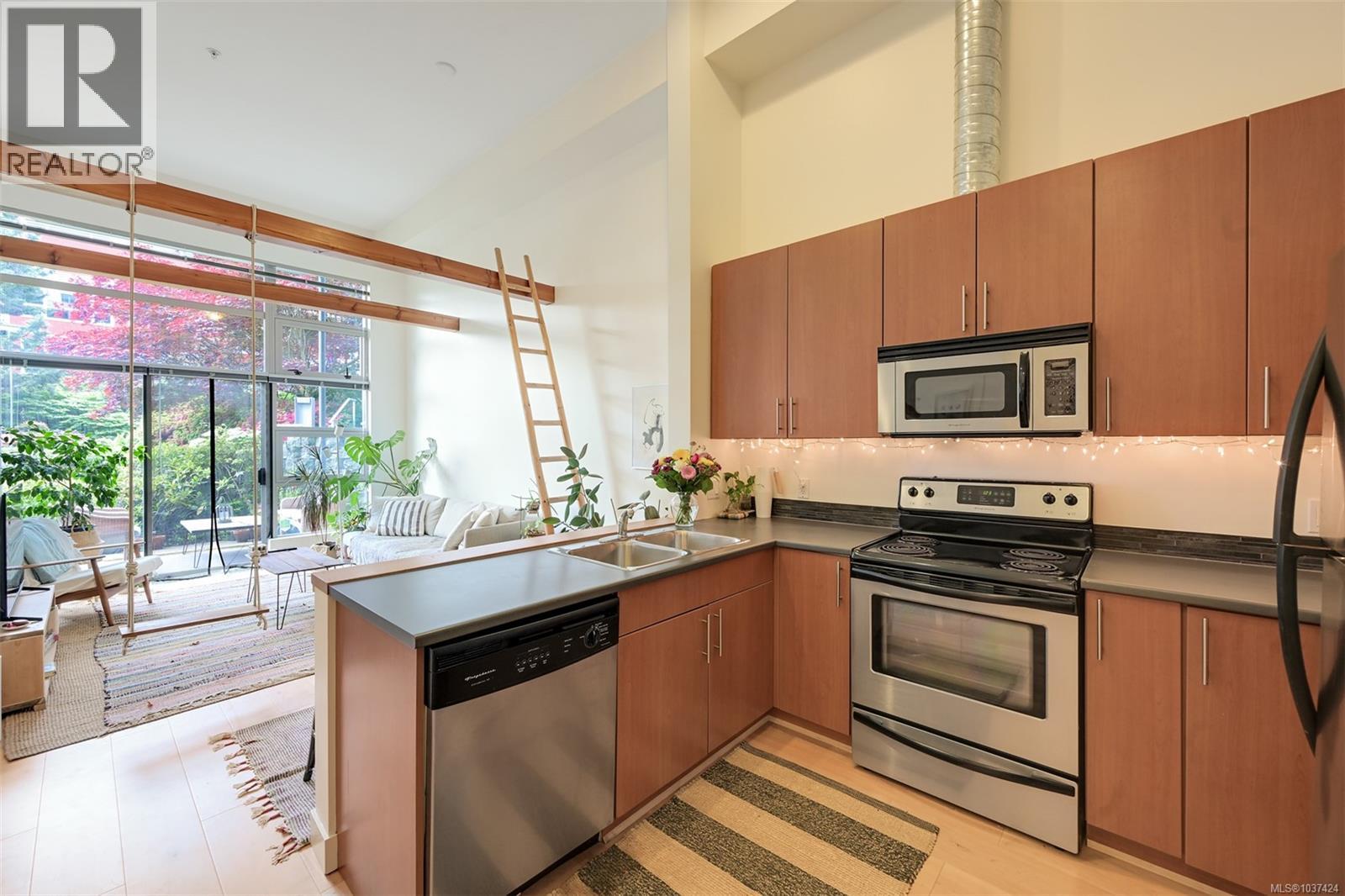 107 797 Tyee Rd, Victoria, British Columbia  V9A 7R4 - Photo 7 - 1037424