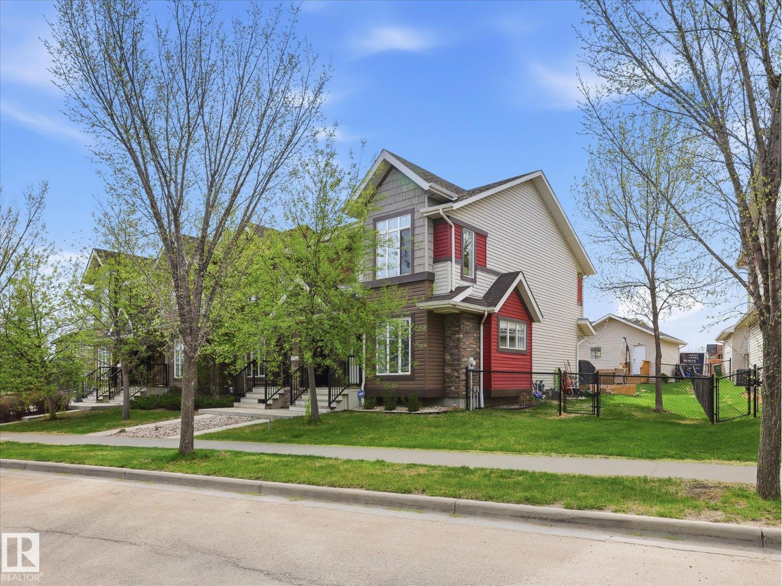2061 Trumpeter Wy Nw, Edmonton, Alberta  T5S 0E7 - Photo 4 - E4483839