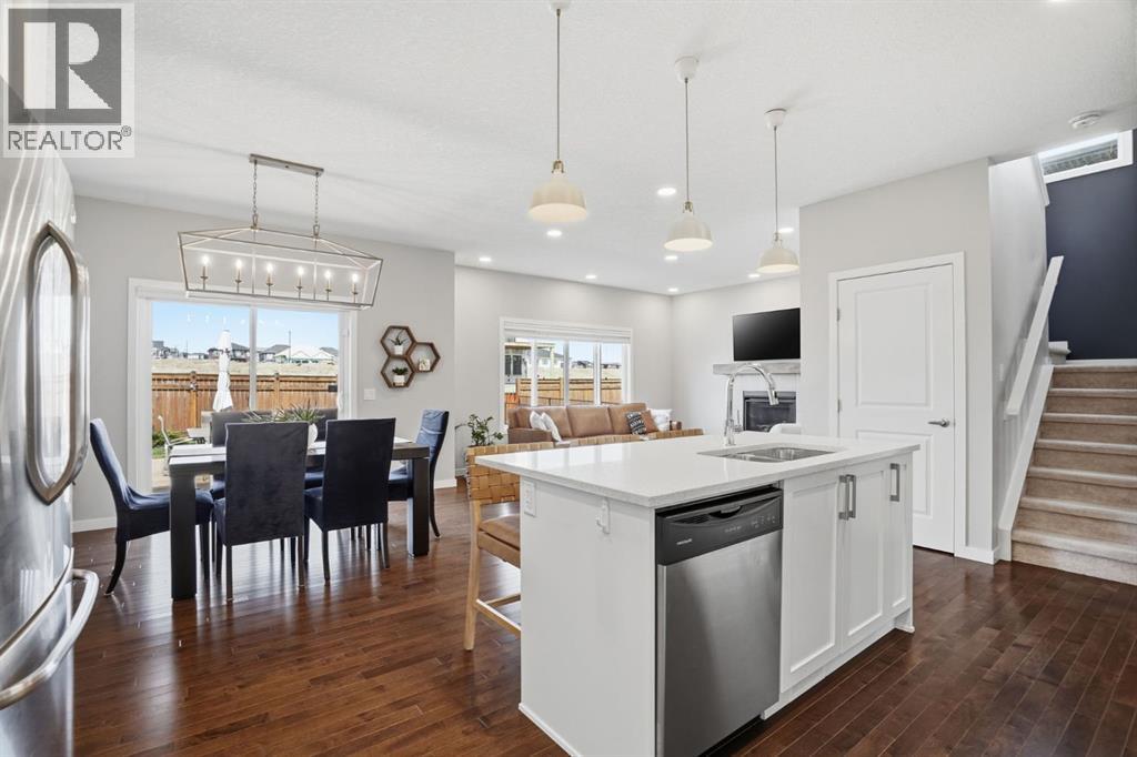 81 Mount Rae Heights, Okotoks, Alberta  T1S 0P1 - Photo 2 - A2312335