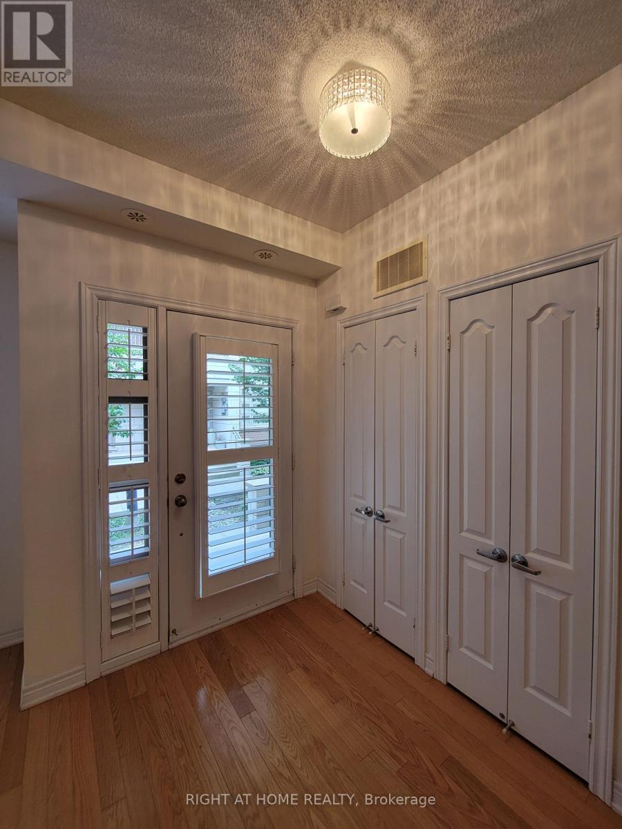 34 - 2460 PRINCE MICHAEL DRIVE, Oakville, Ontario