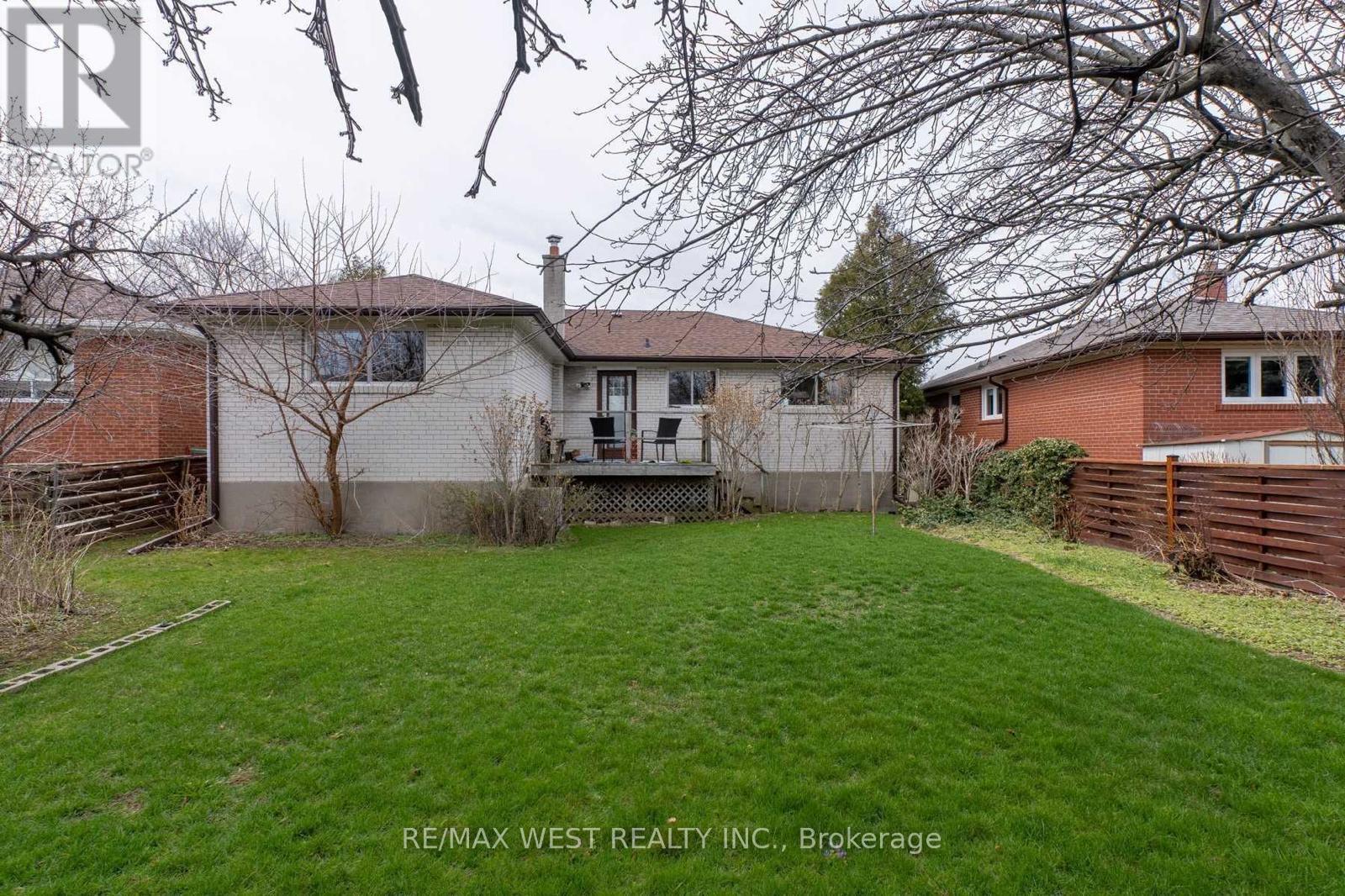 29 Fulwell Crescent, Toronto, Ontario  M3J 1Y4 - Photo 26 - W12943466