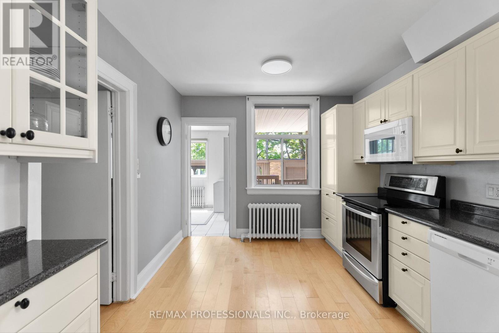 36 Gothic Avenue, Toronto, Ontario  M6P 2V9 - Photo 16 - W13152994