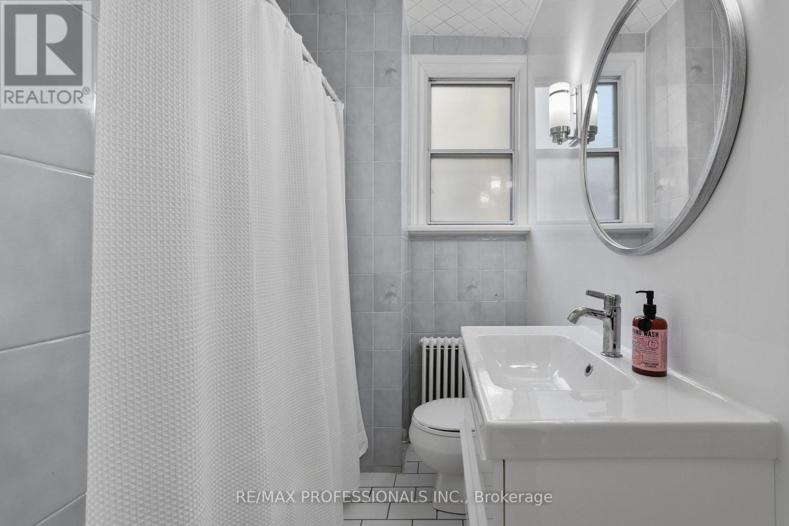 36 Gothic Avenue, Toronto, Ontario  M6P 2V9 - Photo 24 - W13152994