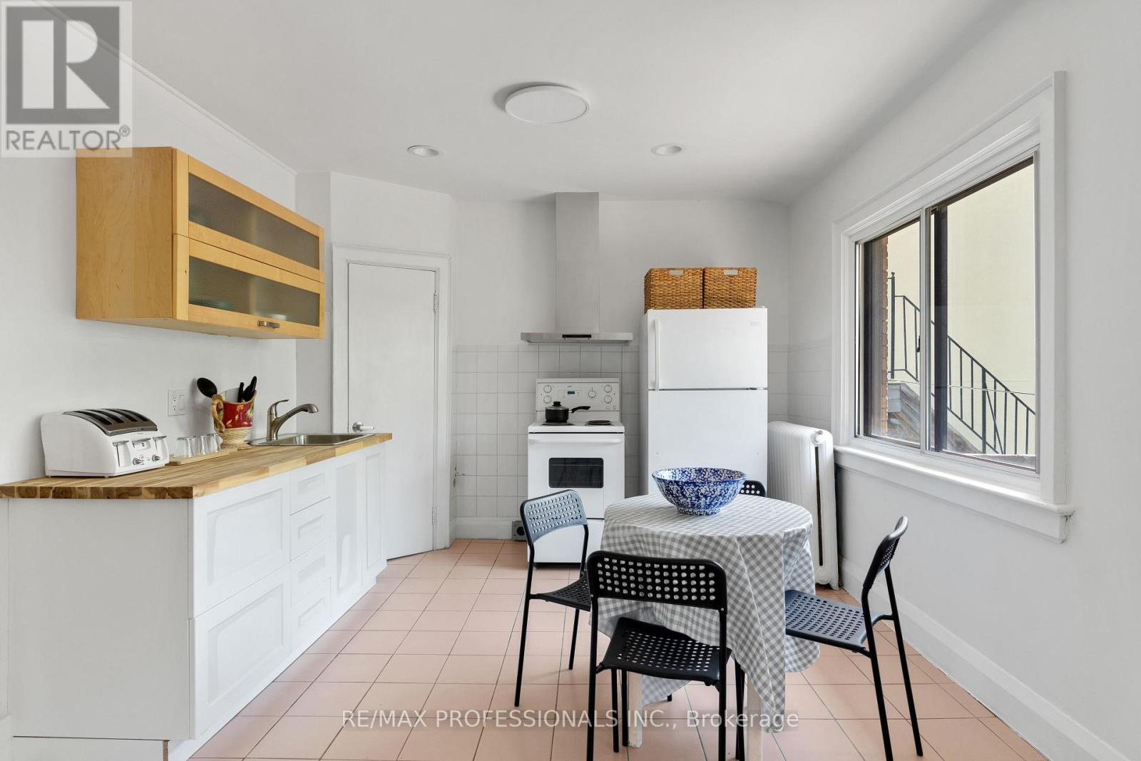 36 Gothic Avenue, Toronto, Ontario  M6P 2V9 - Photo 25 - W13152994