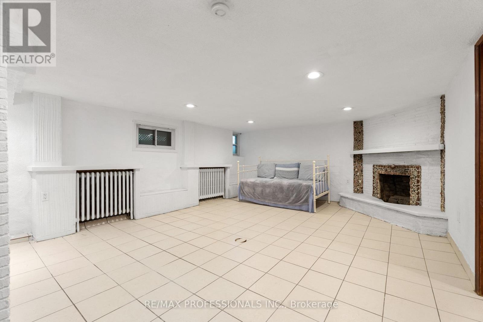 36 Gothic Avenue, Toronto, Ontario  M6P 2V9 - Photo 33 - W13152994