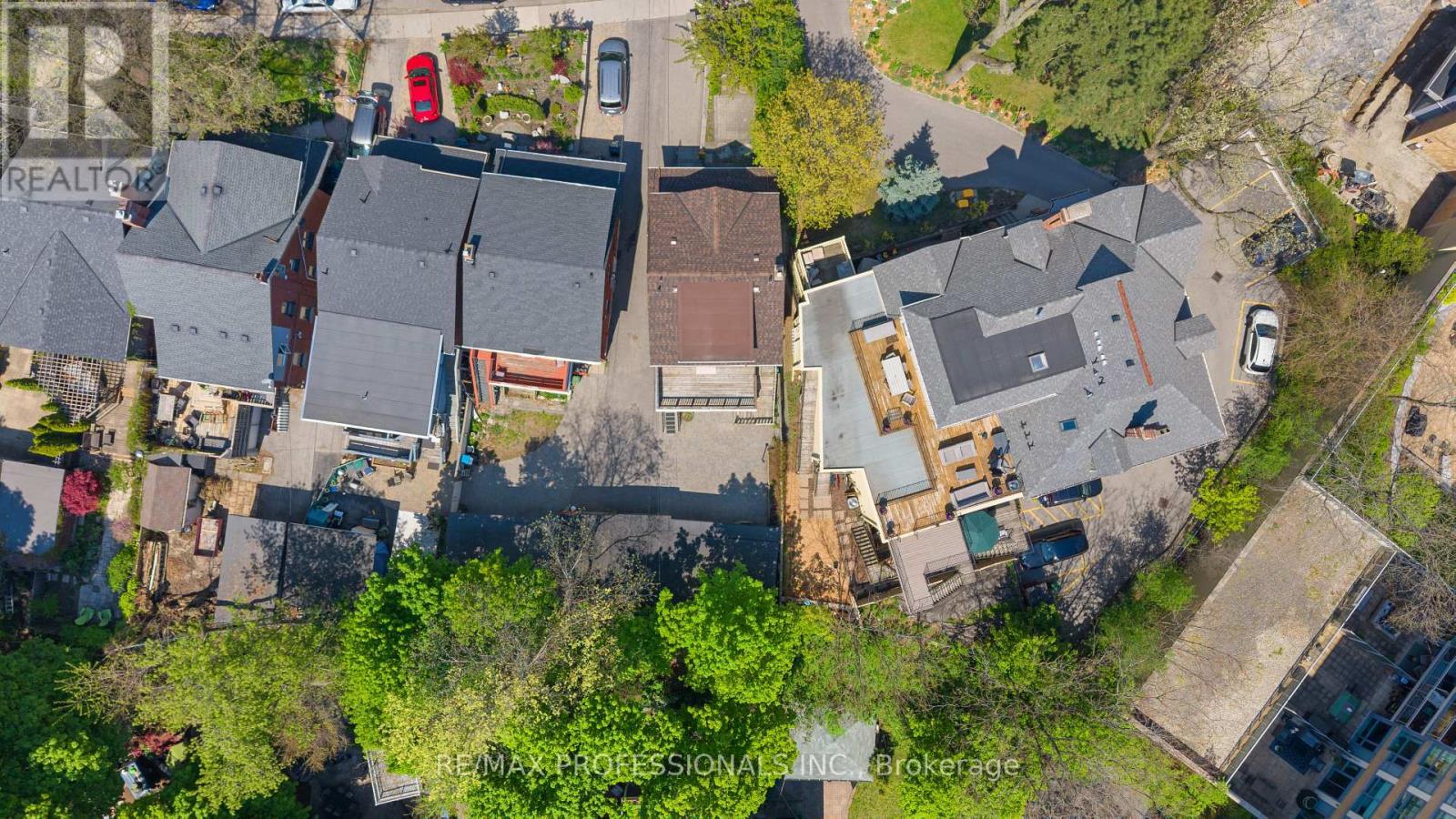 36 Gothic Avenue, Toronto, Ontario  M6P 2V9 - Photo 46 - W13152994