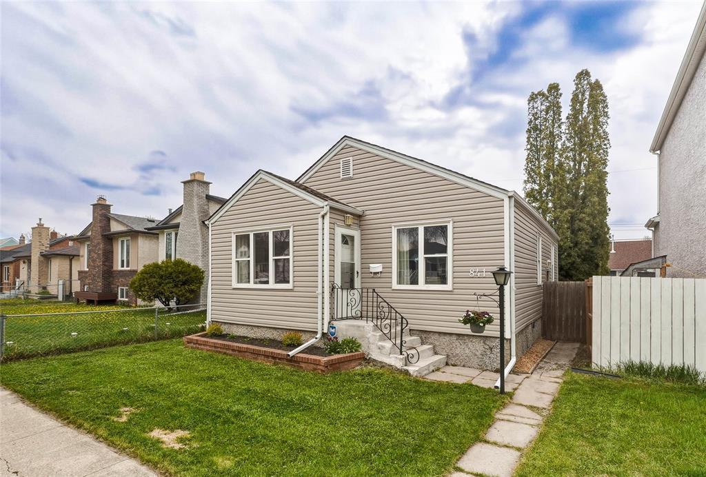 East Elmwood House for sale:  2 bedroom 860 sq.ft. (Listed 2026-05-21)