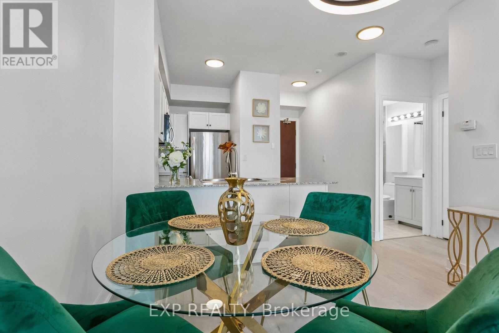 1406 - 1359 Rathburn Road E, Mississauga, Ontario L4W 5P7 - Photo 14 - W13094008