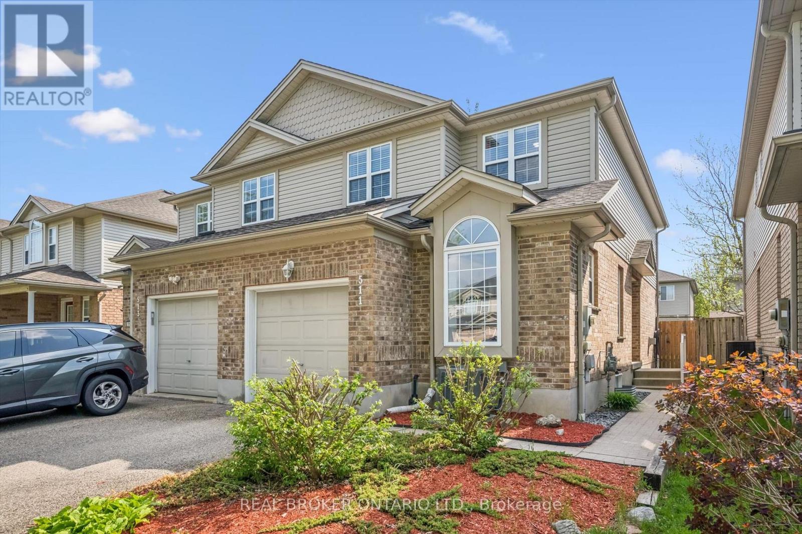 511 DANSBURY DRIVE, Waterloo, Ontario