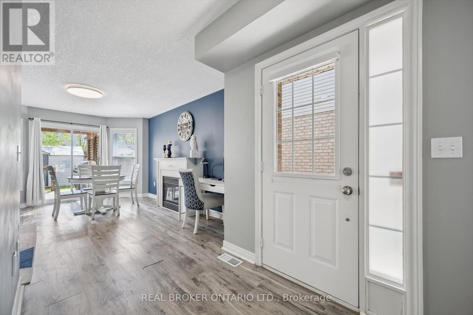 511 Dansbury Drive, Waterloo, Ontario  N2K 4K8 - Photo 5 - X13152982