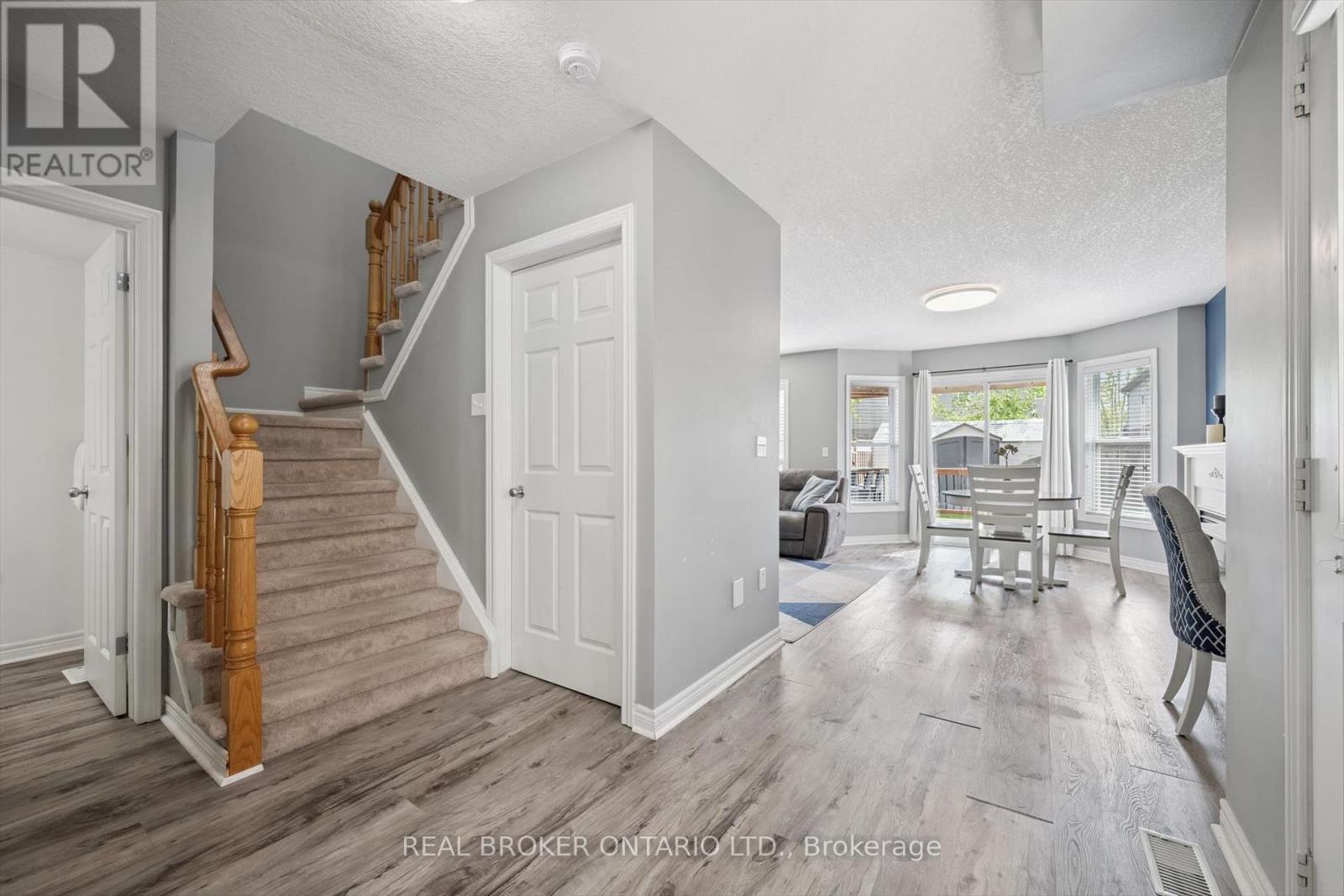 511 Dansbury Drive, Waterloo, Ontario  N2K 4K8 - Photo 6 - X13152982
