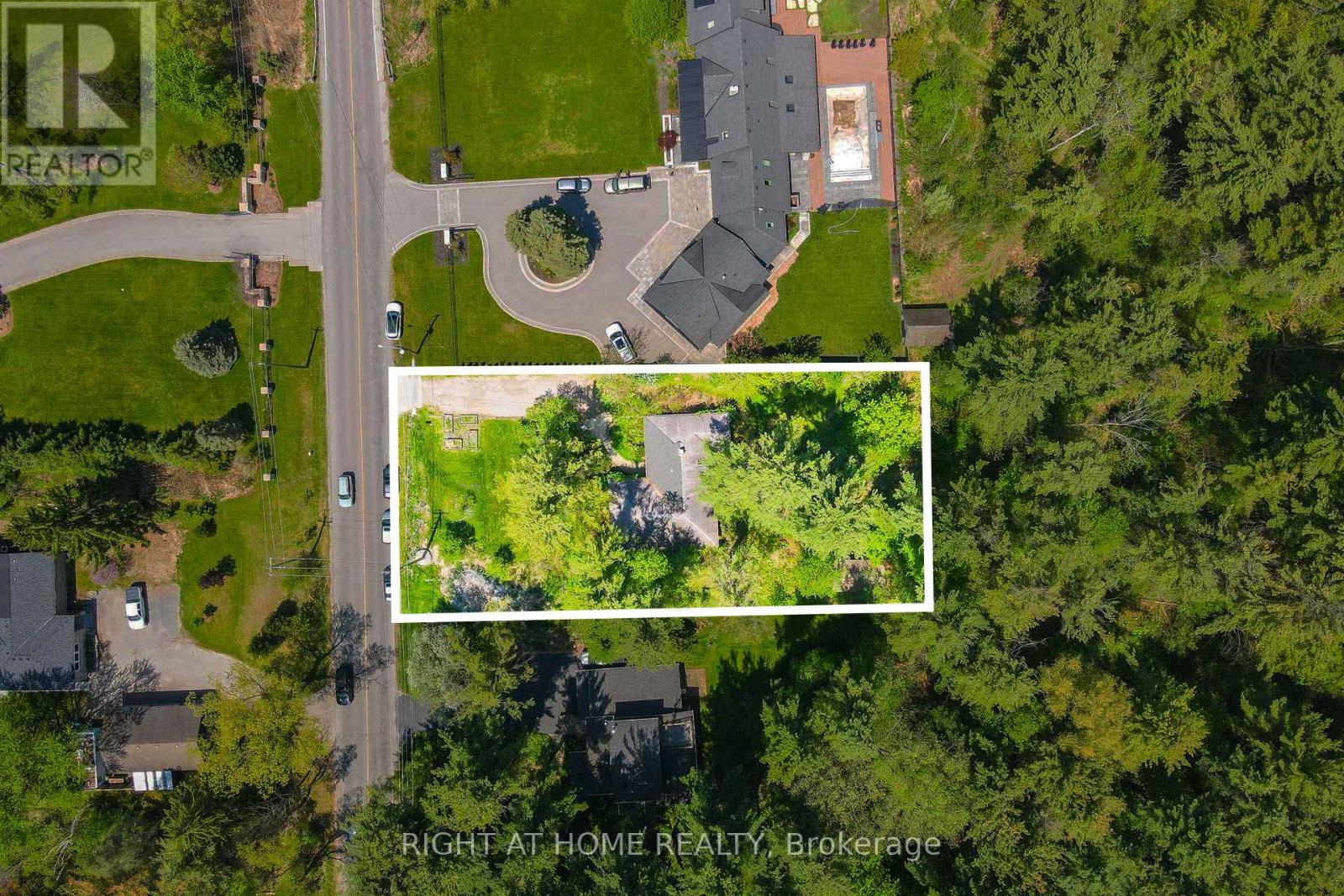 255 SHAVER ROAD, Hamilton, Ontario