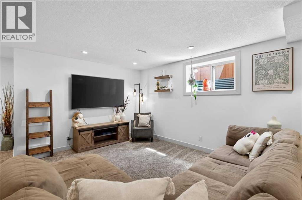 917 Channelside Road SW, Airdrie, Alberta  T4B 3J3 - Photo 29 - A2307575