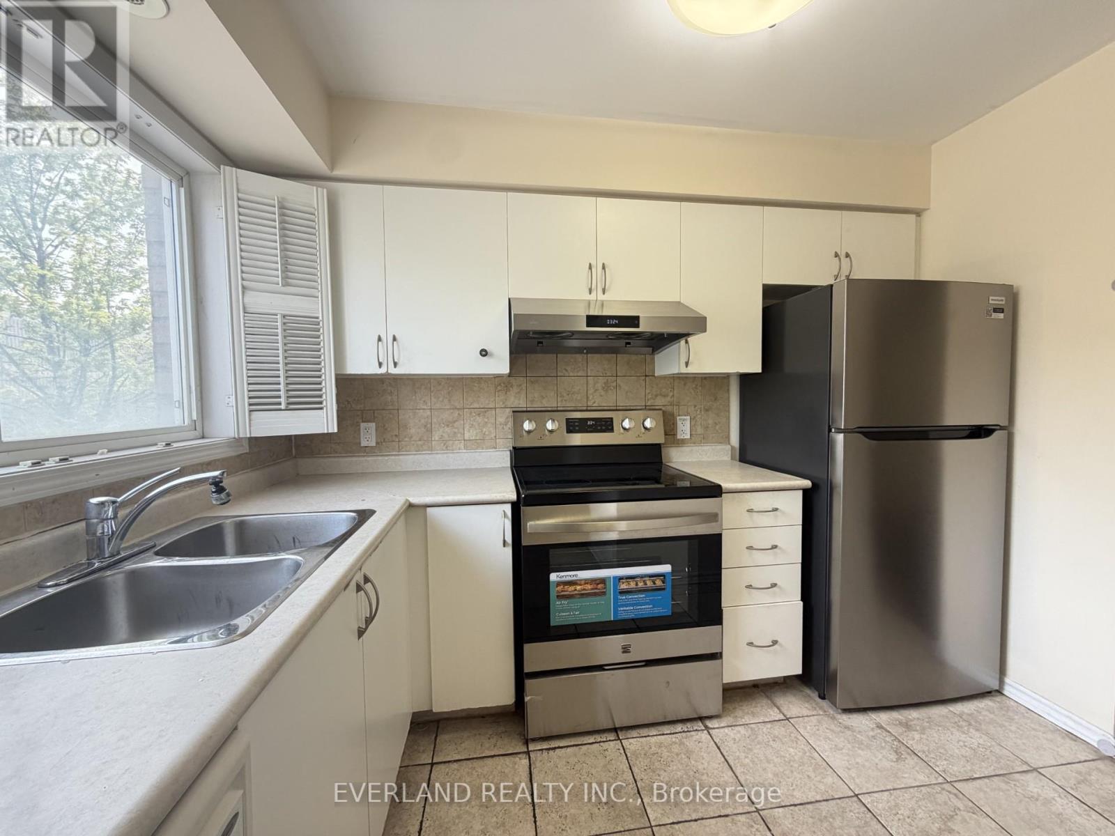 30 Faithful Way, Markham, Ontario  L3R 1A1 - Photo 3 - N13060274