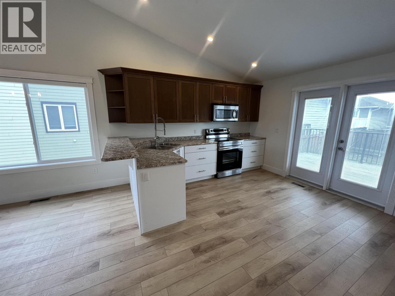 11011 105 Avenue, Fort St. John, British Columbia  V1J 0L5 - Photo 11 - R3126073