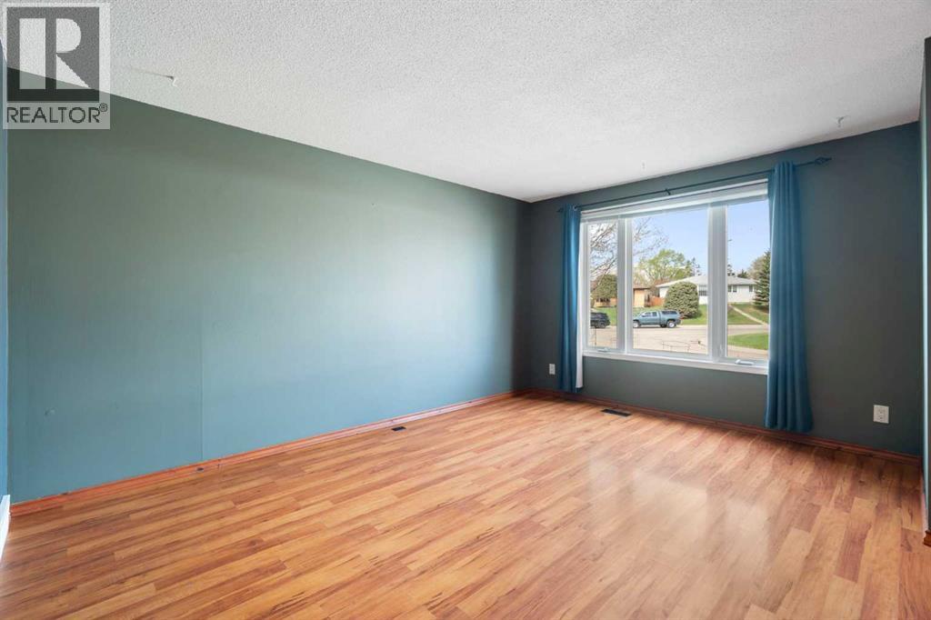 3226 Dover Crescent SE, Calgary, Alberta  T2B 1V2 - Photo 7 - A2309788