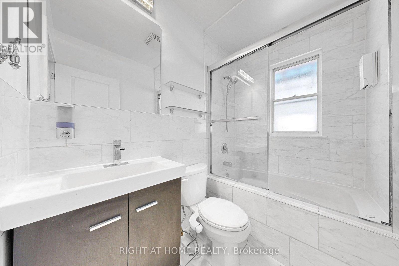 22 Lingarde Drive, Toronto, Ontario  M1R 1X6 - Photo 16 - E13153030