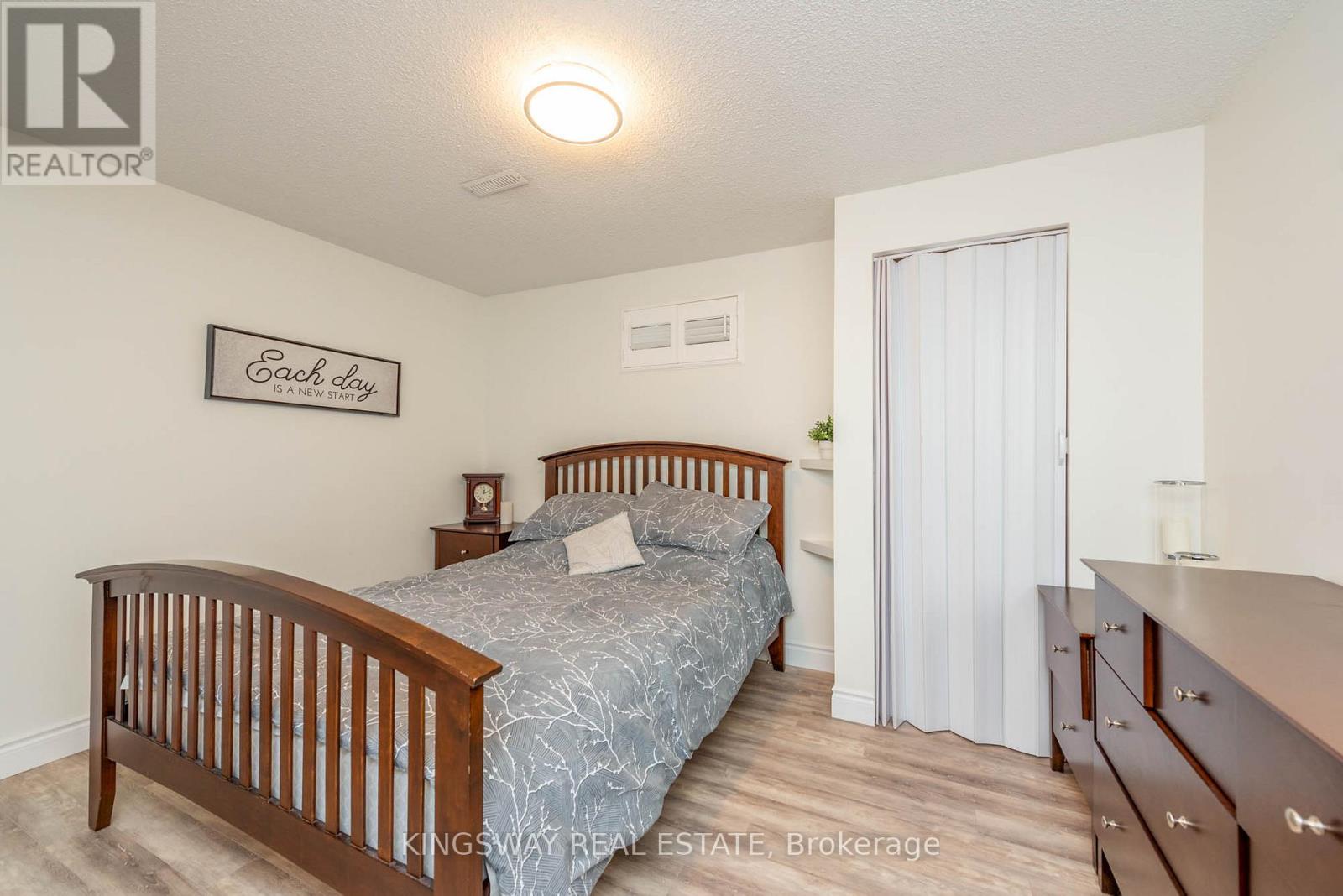 298 Forest Drive S, Vaughan, Ontario  L4L 3T5 - Photo 6 - N13146018