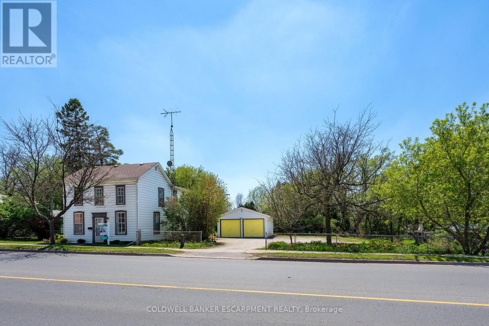 76 MAIN STREET N, Halton Hills, Ontario