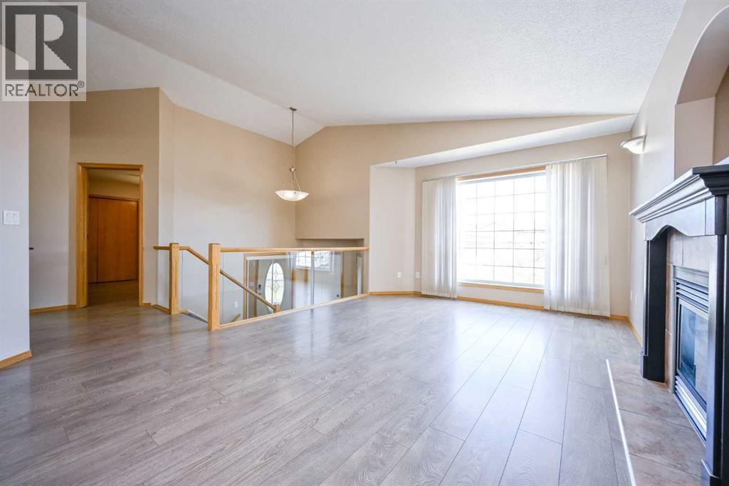 174 Crystal Heights Lane, Grande Prairie, Alberta  T8X 1R7 - Photo 5 - A2310787