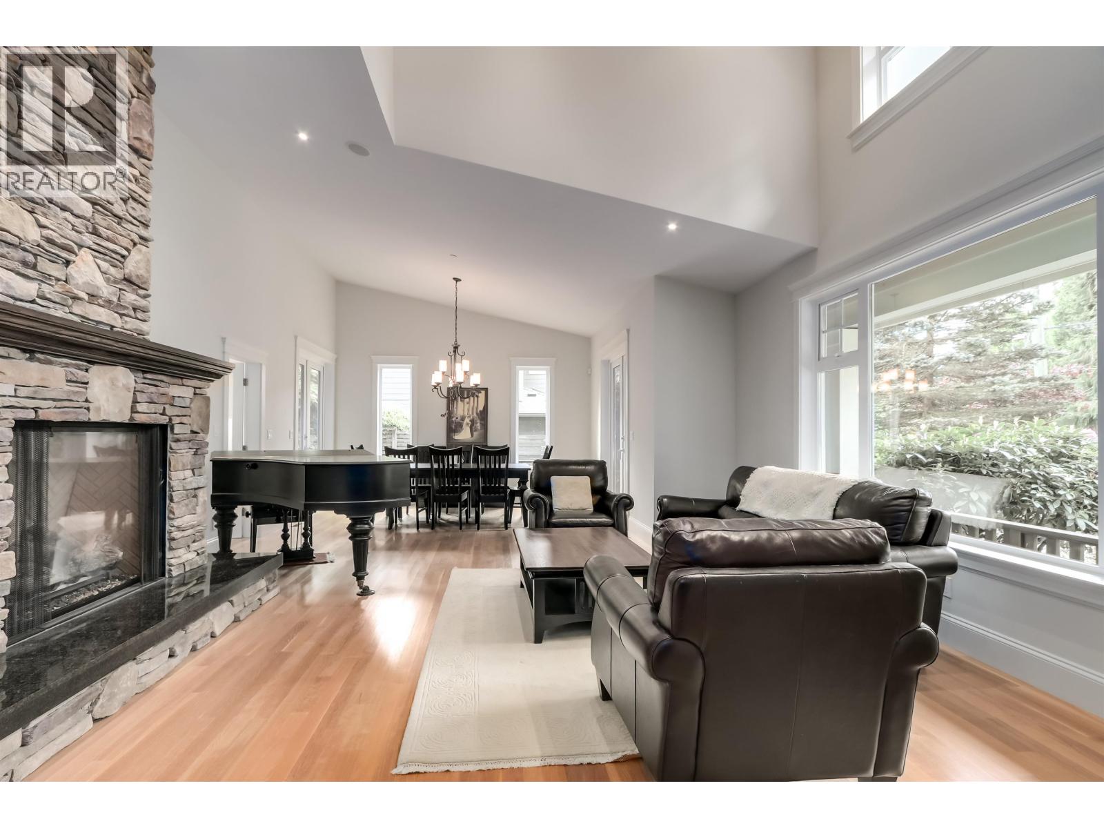 352 St. James Crescent, West Vancouver, British Columbia  V7S 1J8 - Photo 4 - R3125832