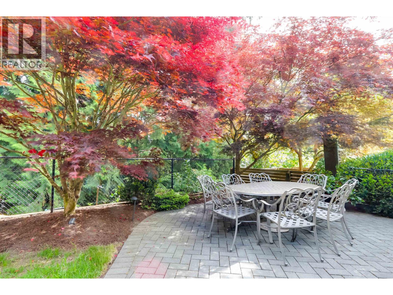 352 St. James Crescent, West Vancouver, British Columbia  V7S 1J8 - Photo 38 - R3125832